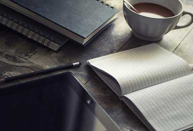 20岁还是油漆工，26岁却成为英超银靴，英格兰神锋的经历太励志